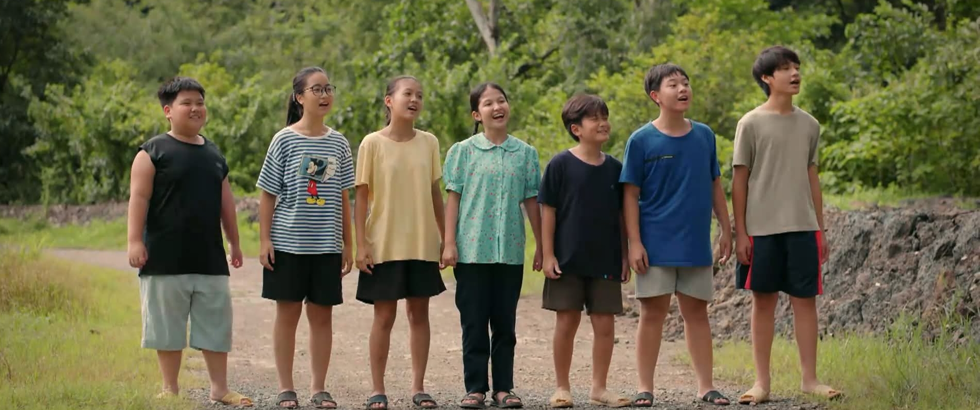 Cách em 1 milimet: Lộ diện dàn diễn viên khi trưởng thành toàn 'cực phẩm'- Ảnh 1.