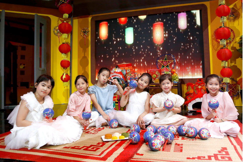 Kinh Đô và “Sứ giả Trung Thu” - thắp sáng di sản, nối nhịp yêu thương qua các thế hệ- Ảnh 3.