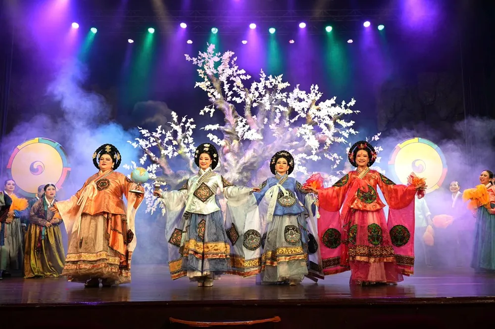 Nghệ thuật sân khấu chật vật tìm đường thoát “khủng hoảng” - Ảnh 3.