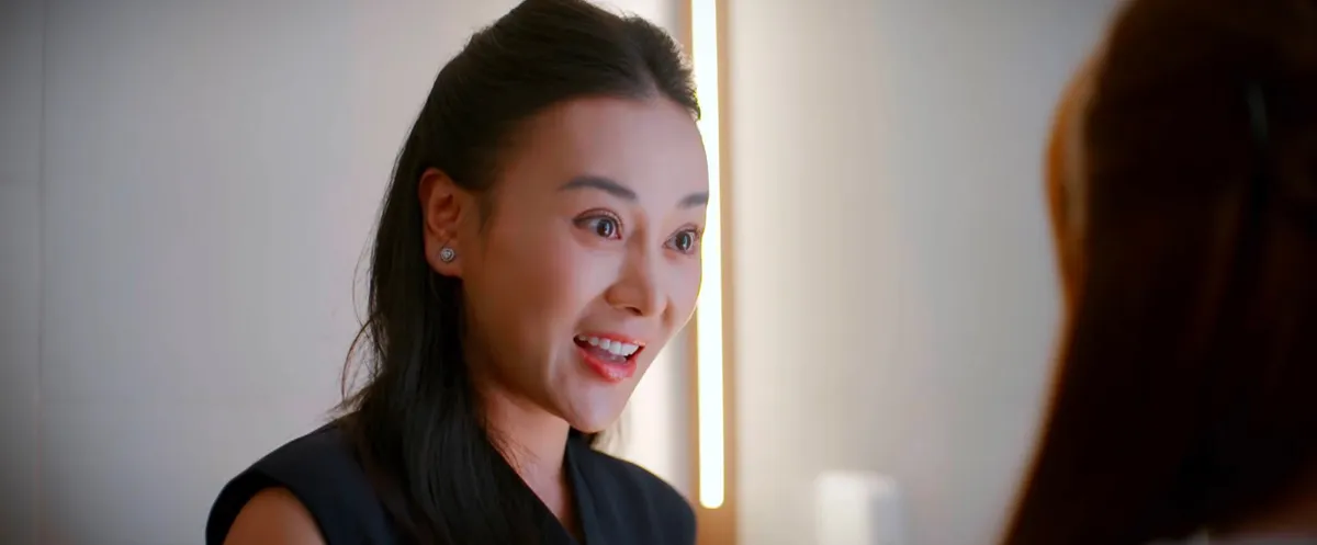 Gió ngang khoảng trời xanh - Tập 23: Đơn ly hôn chưa ráo mực, Lam đã có trai trẻ chăm như công chúa - Ảnh 14.