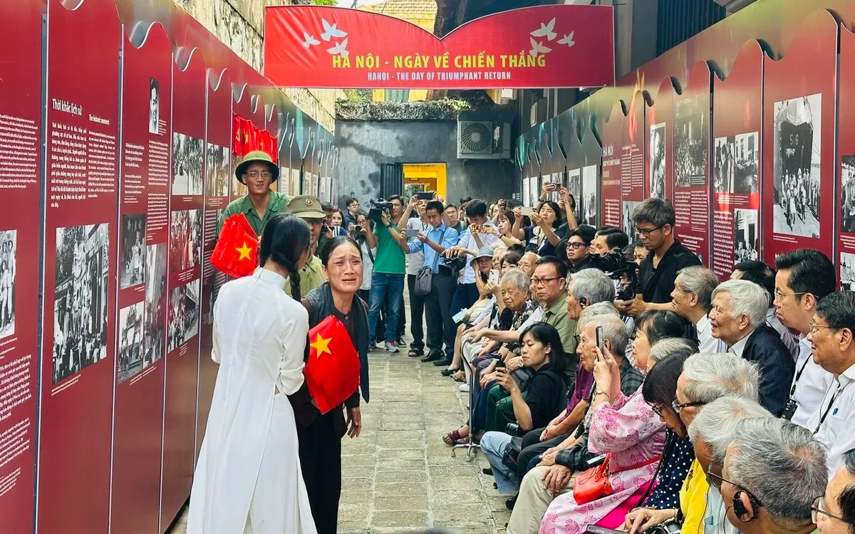 Hoạt cảnh "Vang mãi khúc khải hoàn" 