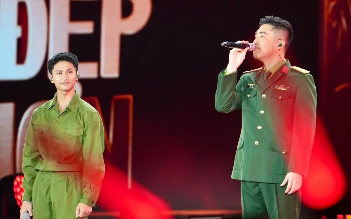 Trọn vẹn màn song ca 'Còn gì đẹp hơn' của Nguyễn Hùng và Vũ.- Ảnh 3.