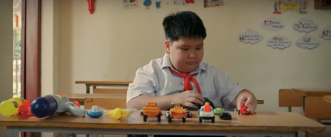 Cách em 1 milimet - Tập 7: Đám trẻ dốc lòng kiếm tiền giúp bạn mổ tim, bài viết của Tú được đăng báo - Ảnh 3.