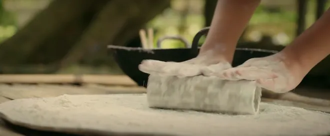 Cách em 1 milimet - Tập 7: Đám trẻ dốc lòng kiếm tiền giúp bạn mổ tim, bài viết của Tú được đăng báo - Ảnh 8.