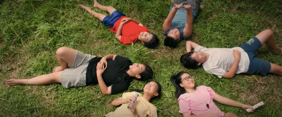 Cách em 1 milimet - Tập 7: Đám trẻ dốc lòng kiếm tiền giúp bạn mổ tim, bài viết của Tú được đăng báo - Ảnh 21.