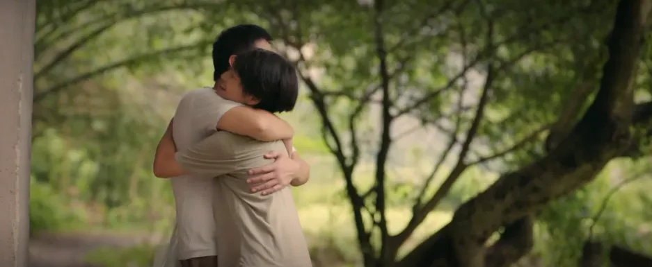 Cách em 1 milimet - Tập 8: Biên tạm biệt bạn bè đi vào miền Nam với bố - Ảnh 9.