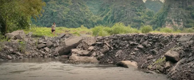 Cách em 1 milimet - Tập 8: Biên tạm biệt bạn bè đi vào miền Nam với bố - Ảnh 13.