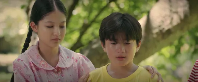 Cách em 1 milimet - Tập 8: Biên tạm biệt bạn bè đi vào miền Nam với bố - Ảnh 23.