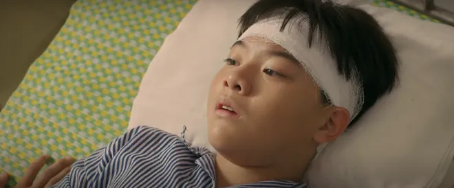 Cách em 1 milimet: Bách gặp tai nạn nghiêm trọng, quên hết những người thân yêu- Ảnh 14.