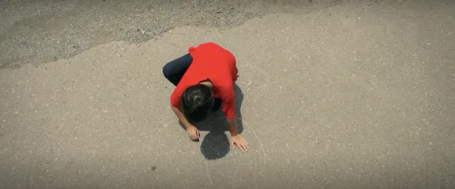 Cách em 1 milimet: Bách gặp tai nạn nghiêm trọng, quên hết những người thân yêu- Ảnh 1.