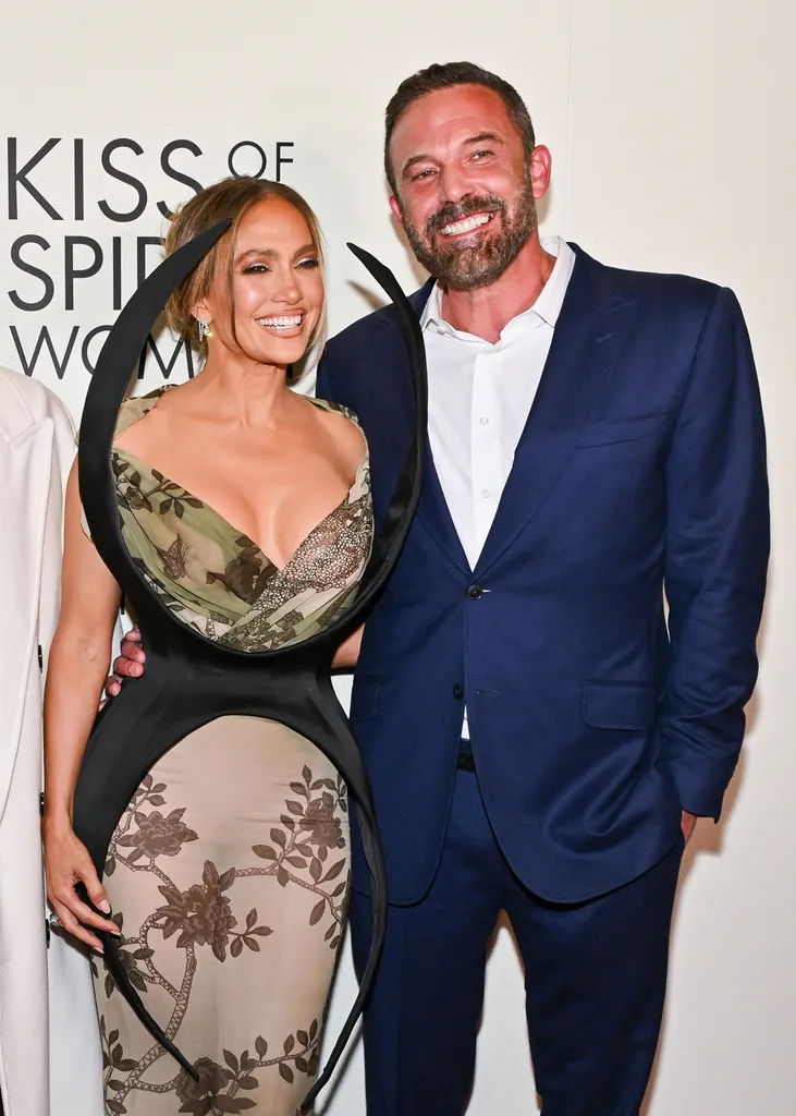 Jennifer Lopez và Ben Affleck thích nhau hơn khi không ràng buộc bởi hôn nhân - Ảnh 1.