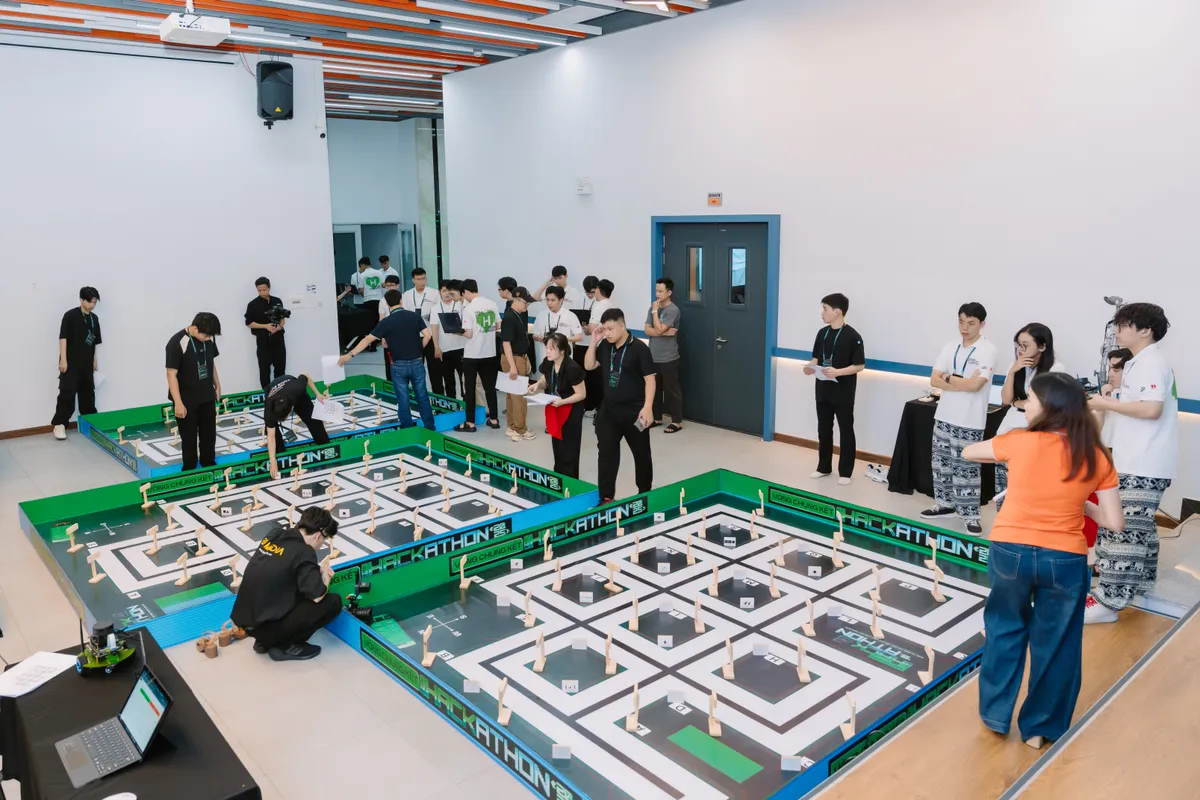 Sinh viên ghi dấu ấn với giải pháp AI tại sân chơi lập trình - Ảnh 1.