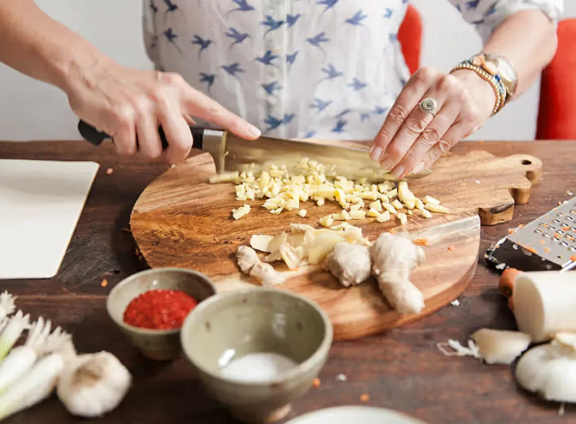 Gừng có thật sự giúp giảm buồn nôn và làm dịu dạ dày? - Ảnh 2.