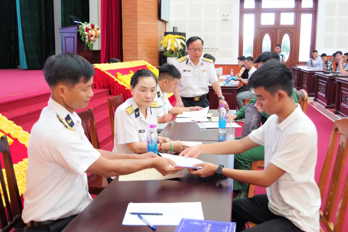 Học viện Hải quân tiếp nhận học viên mới khóa 70- Ảnh 2.
