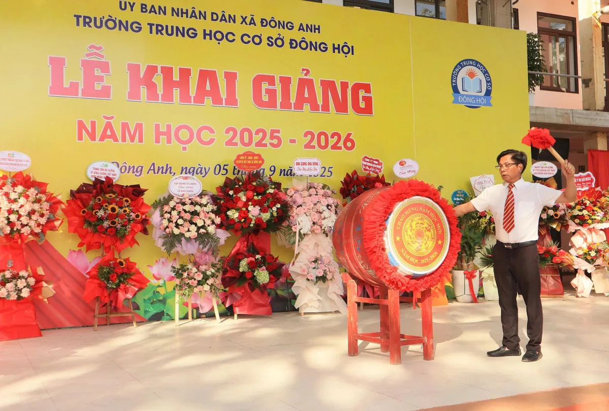 Hơn 1.000 học sinh trường THCS Đông Hội tham dự lễ khai giảng đặc biệt năm 2025 - 2026- Ảnh 2.