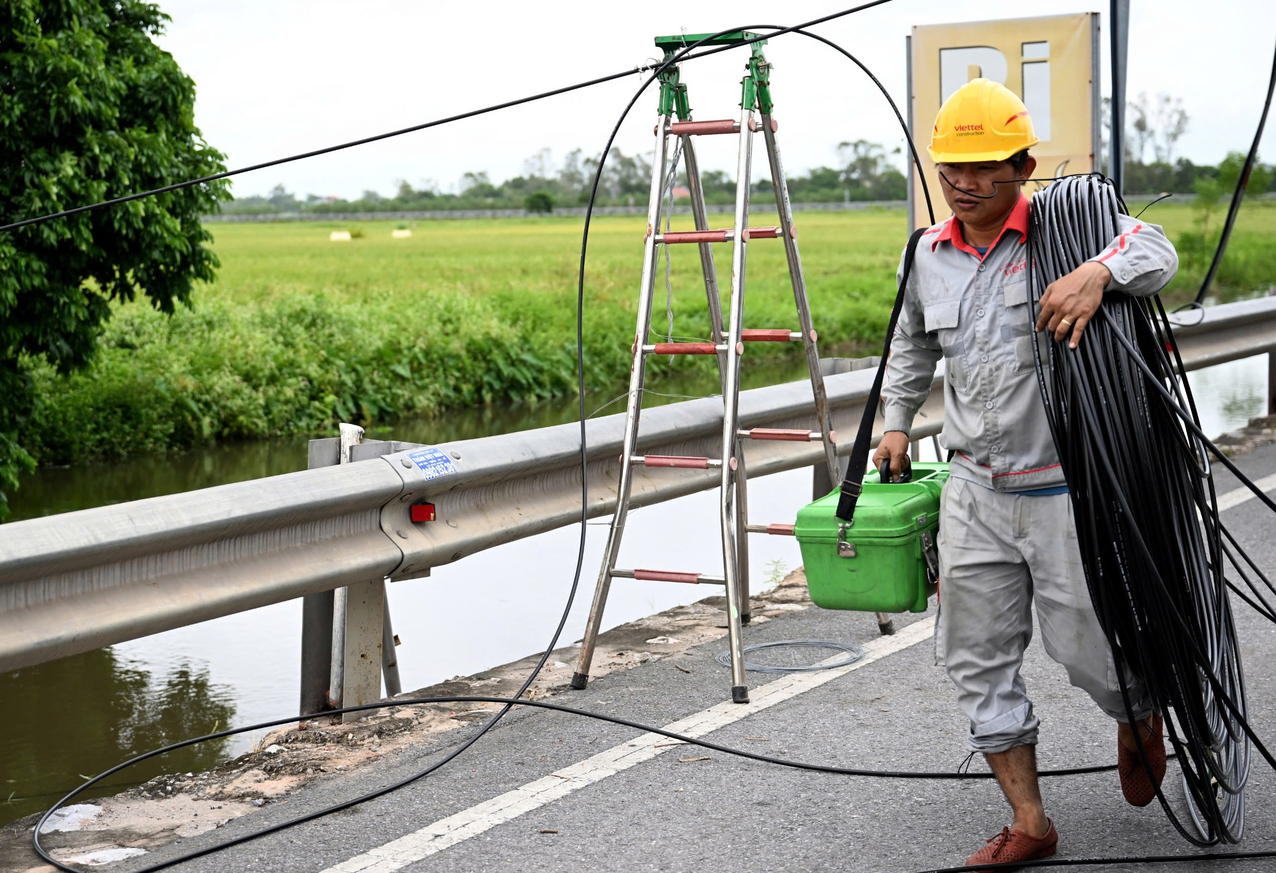 Viettel: không chủ quan với mọi biến động của bão bualoi - Ảnh 3.