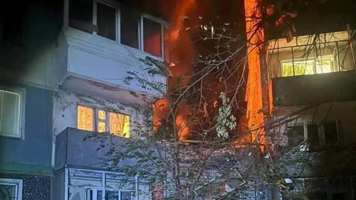 Nga tấn công tên lửa vào thủ đô Kiev trong đêm gây mất điện diện rộng - Ảnh 1.