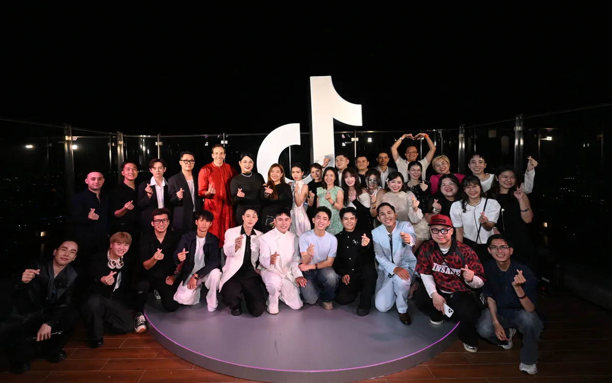Các nhà sáng tạo nội dung quy tụ tại lễ công bố Tiktok Awards Việt Nam 2025.