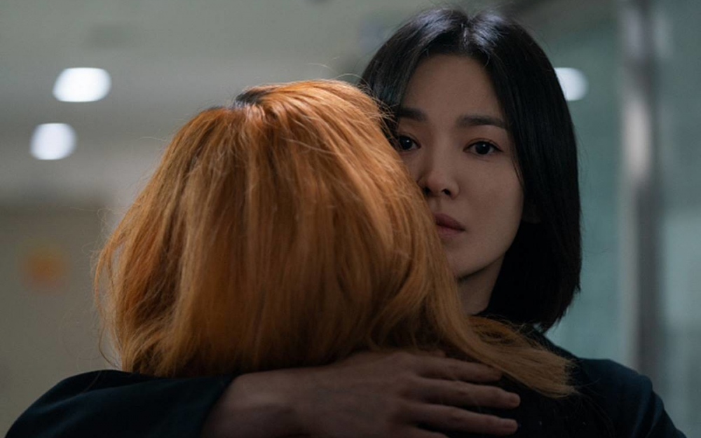 Phim có Song Hye Kyo làm khách mời bị chê lời thoại trẻ con và hài nhạt nhẽo- Ảnh 3.