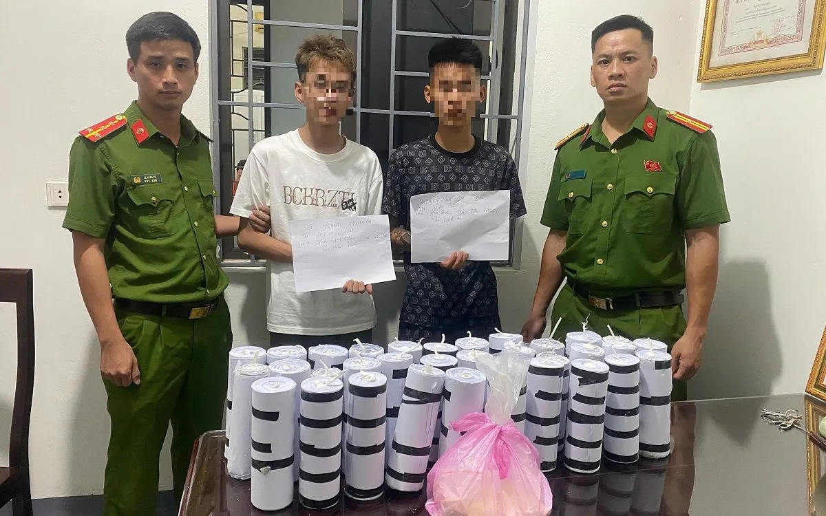 Hai đối tượng cùng số tang vật tại Cơ quan Công an