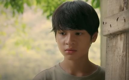 Cách em 1 milimet - Tập 8: Biên tạm biệt bạn bè đi vào miền Nam với bố - Ảnh 30.