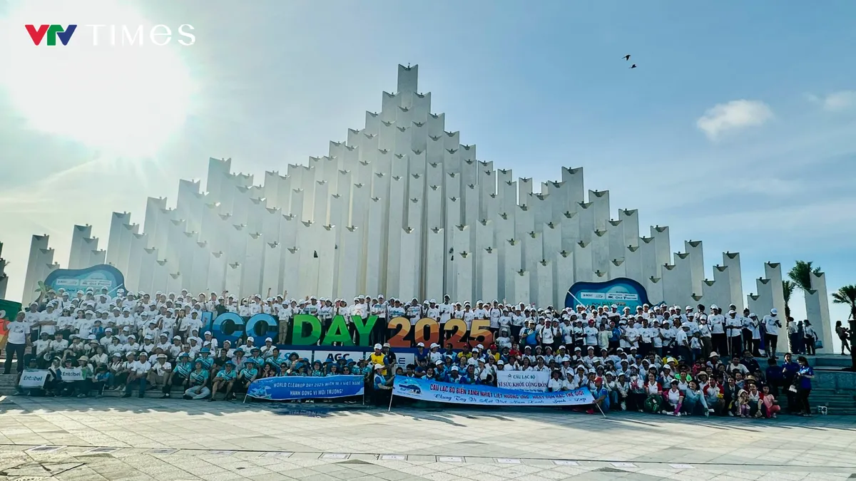 Gần 1 tấn rác được thu gom trong “Ngày quốc tế làm sạch bờ biển 2025” - Ảnh 2.