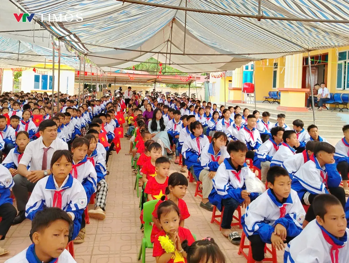 Lễ Khai giảng đặc biệt và trọn vẹn của học sinh ở Điện Biên- Ảnh 4.