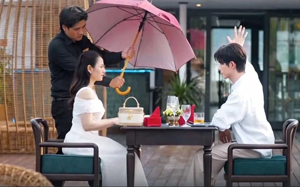 Loạt ảnh cực ngọt của tổng tài và 'cô hàng xóm' trong Gió ngang khoảng trời xanh - Ảnh 7.