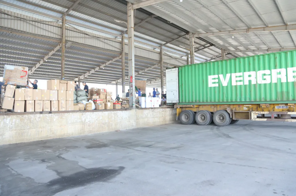 Đóng tiếp 1 cửa xả đáy hồ Thủy điện Tuyên Quang vào lúc 22h ngày 6/10 - Ảnh 1.