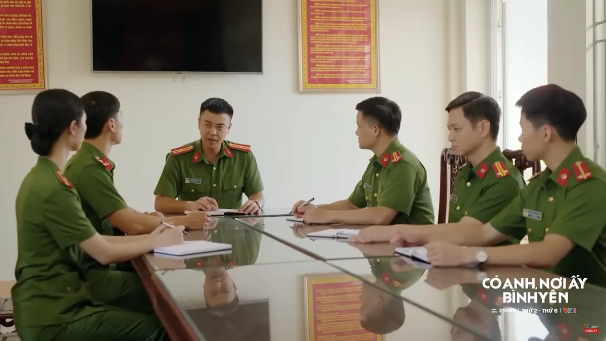 Có anh, nơi ấy bình yên - Tập 41: Xuân tiêu hủy tài liệu chứng cứ, thuê người giết Phát - Ảnh 4.