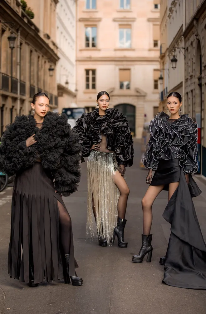 Top 3 Vietnam's Next Top Model 2025 thu hút sự chú ý tại Tuần lễ Thời trang Paris - Ảnh 3.