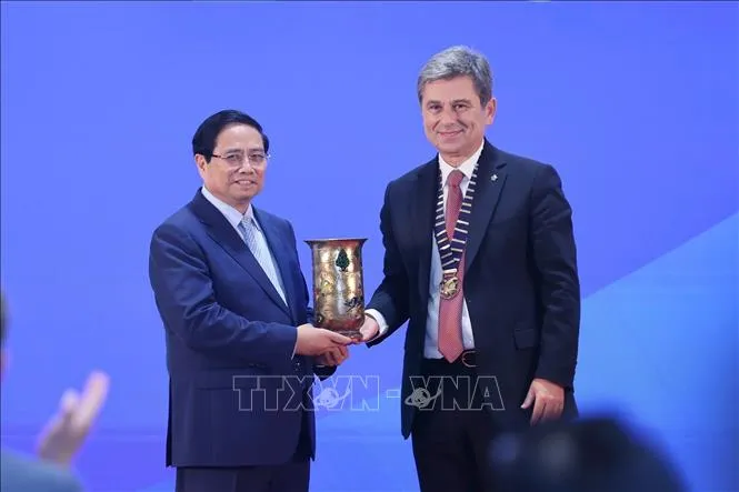 Thủ tướng Phạm Minh Chính: Thực hiện 5 đẩy mạnh để phát triển logistics toàn cầu theo hướng xanh, số và bền vững - Ảnh 2.