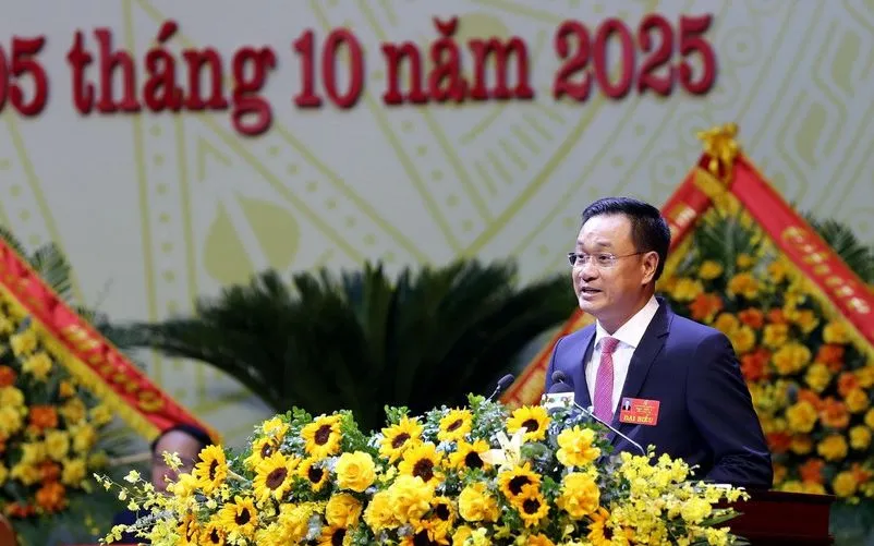 Ủy viên Trung ương Đảng, Bí thư Tỉnh ủy Quảng Trị Lê Ngọc Quang đọc Diễn văn khai mạc Đại hội. (Ảnh: TTXVN)