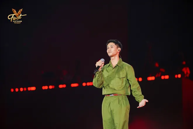 Trọn vẹn màn song ca 'Còn gì đẹp hơn' của Nguyễn Hùng và Vũ.- Ảnh 8.