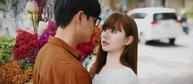 Gió ngang khoảng trời xanh - Tập 24: Tặng dây chuyền hơn 100 triệu, 'tổng tài' qua đêm ở phòng trọ của Ngân - Ảnh 10.