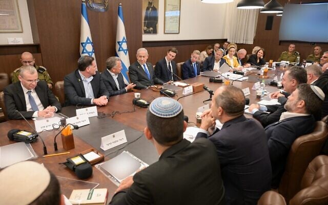 Israel chính thức phê chuẩn thỏa thuận ngừng bắn, Hamas tuyên bố chiến tranh “hoàn toàn chấm dứt”- Ảnh 1.