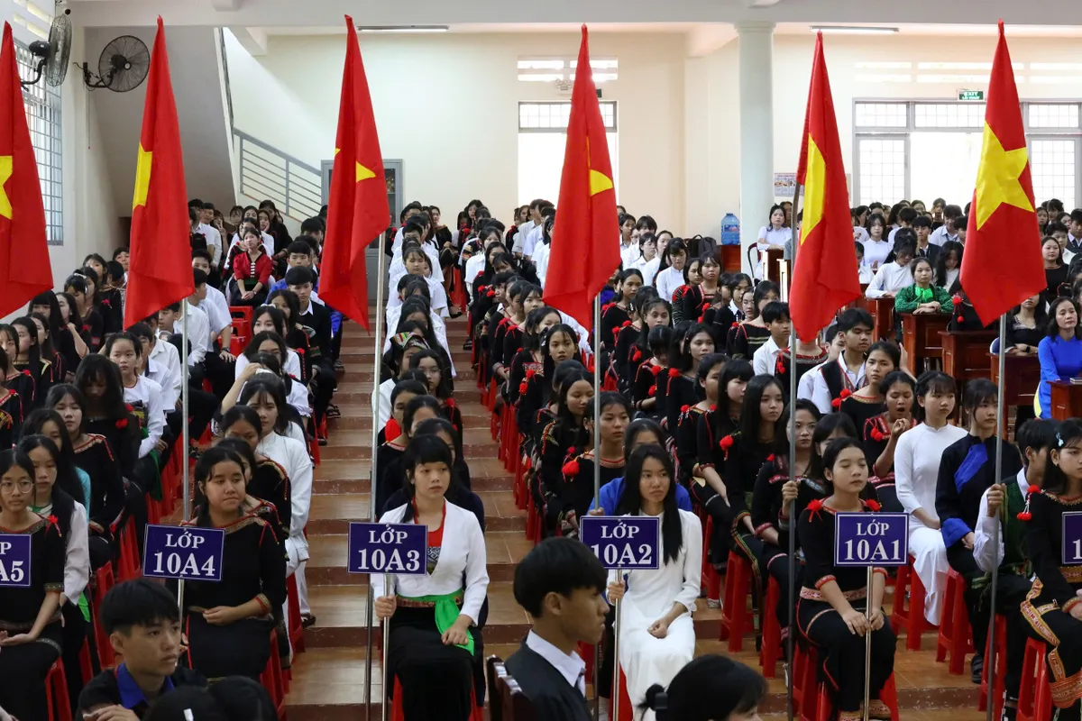 Đắk Lắk: Lễ khai giảng ý nghĩa với nhiều học sinh đồng bào dân tộc thiểu số- Ảnh 4.