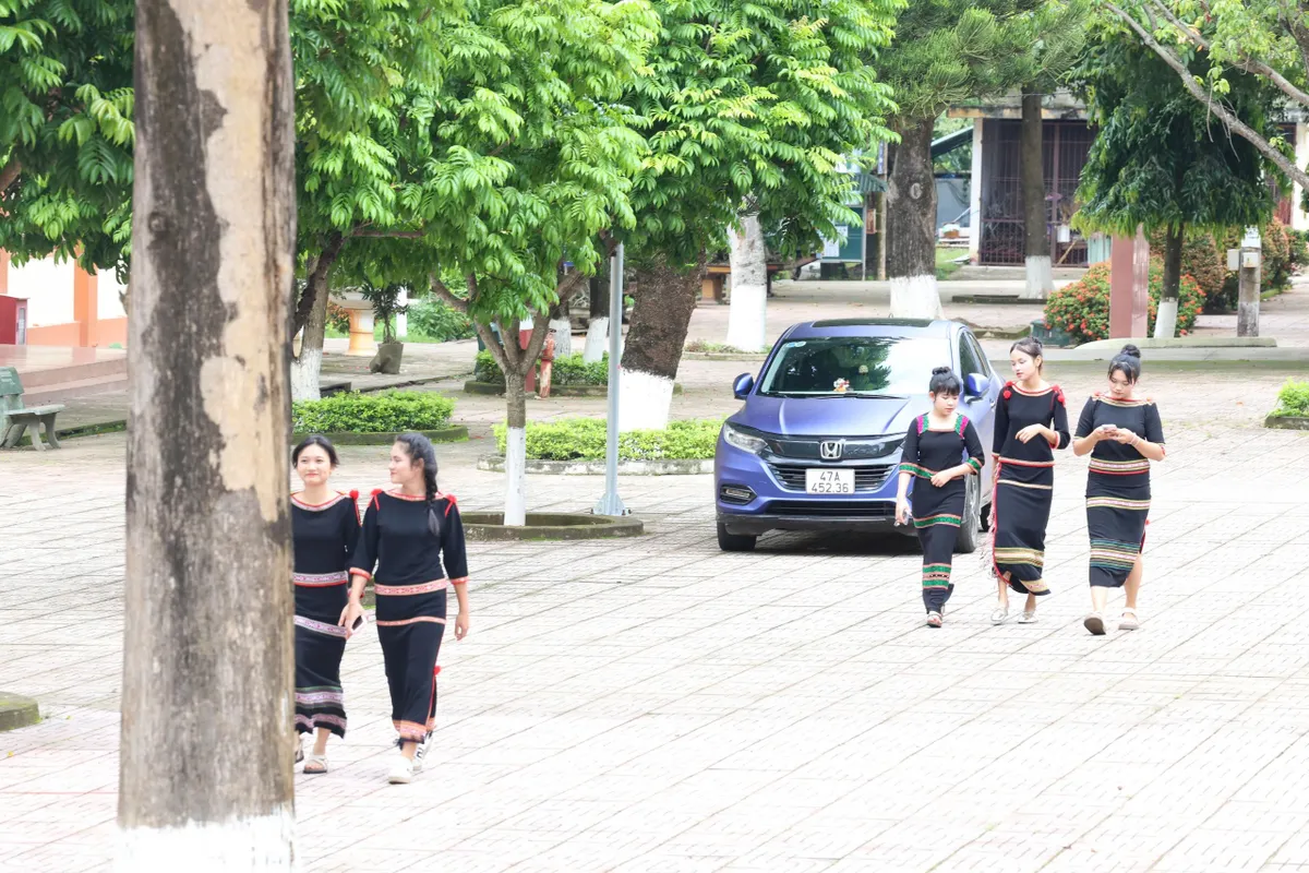 Đắk Lắk: Lễ khai giảng ý nghĩa với nhiều học sinh đồng bào dân tộc thiểu số- Ảnh 1.