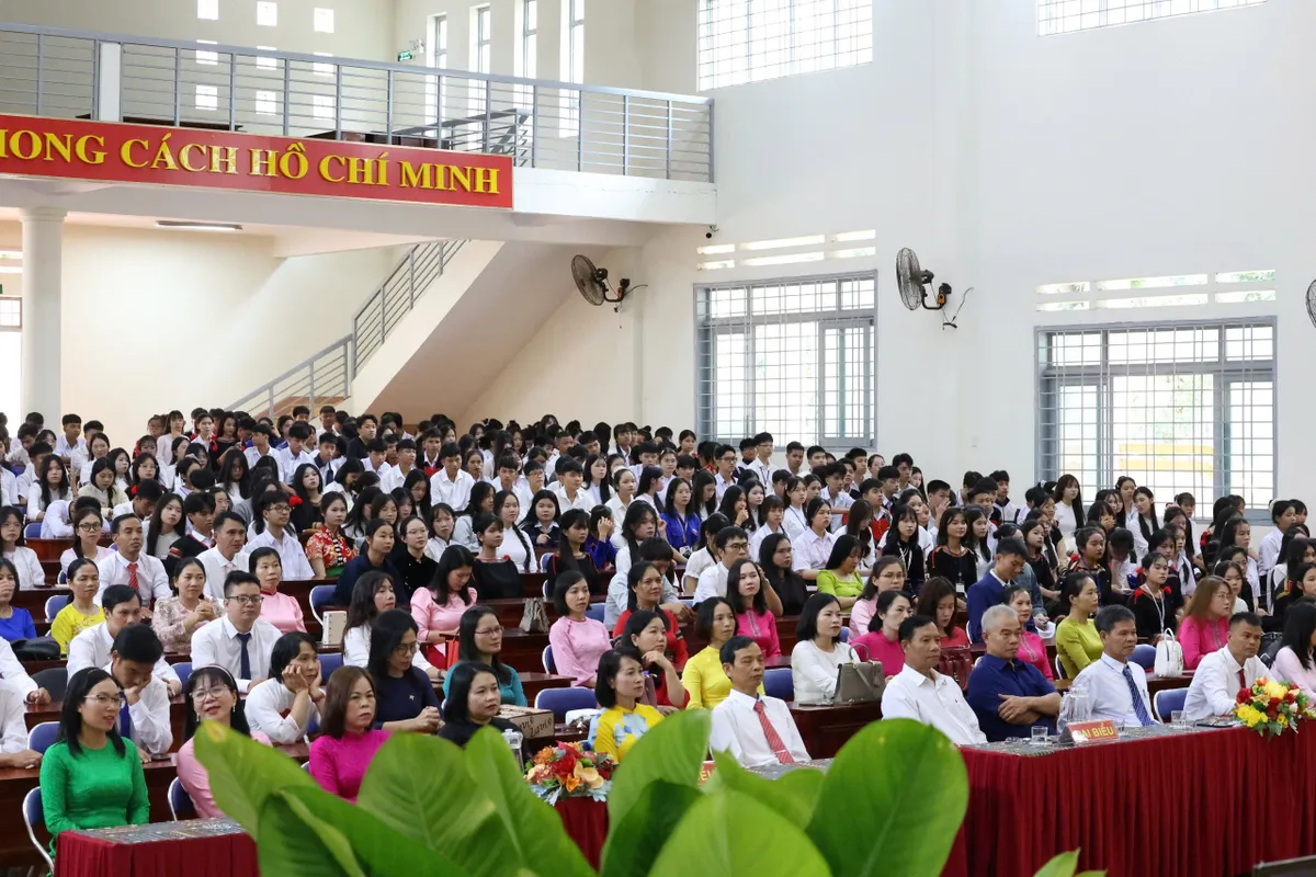 Đắk Lắk: Lễ khai giảng ý nghĩa với nhiều học sinh đồng bào dân tộc thiểu số- Ảnh 3.