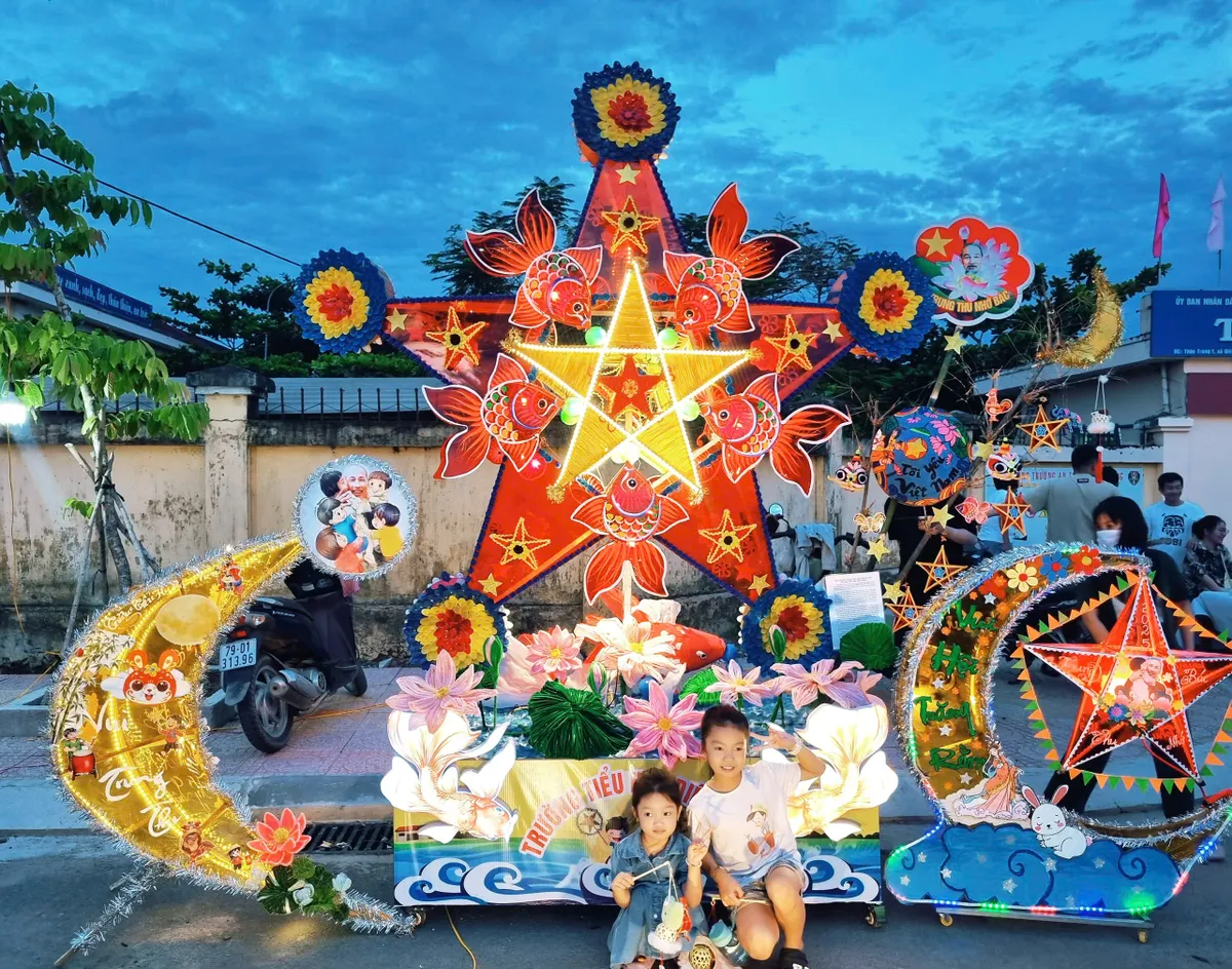 Khánh Hoà: Sắc màu lồng đèn truyền thống ở thành cổ Diên Khánh- Ảnh 6.