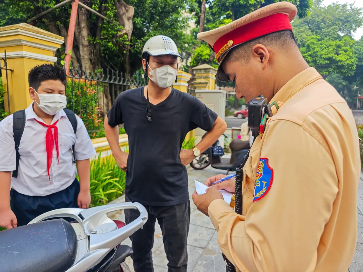 Hà Nội: Xử lý hơn 3.700 học sinh, phụ huynh vi phạm giao thông - Ảnh 3.